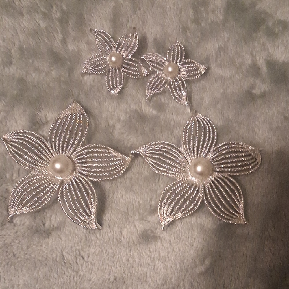 Sarah Coventry Silver Floral Pearl Appliqués Set